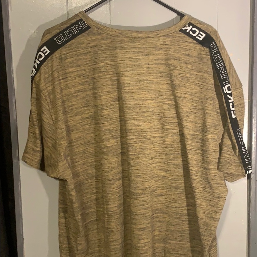 T-shirt - Picture 3 of 3